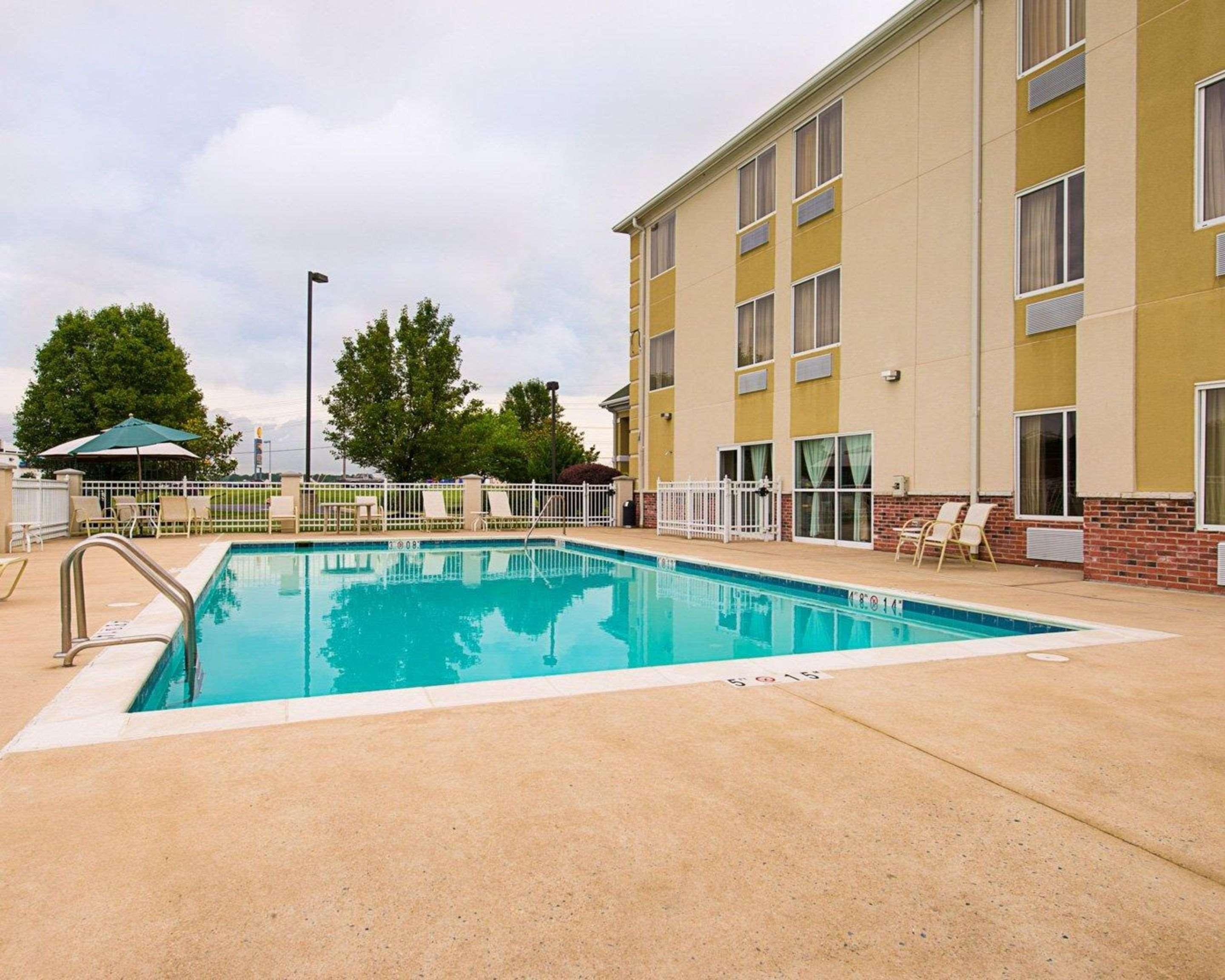 Quality Inn Spring Mills - Martinsburg North Exterior foto