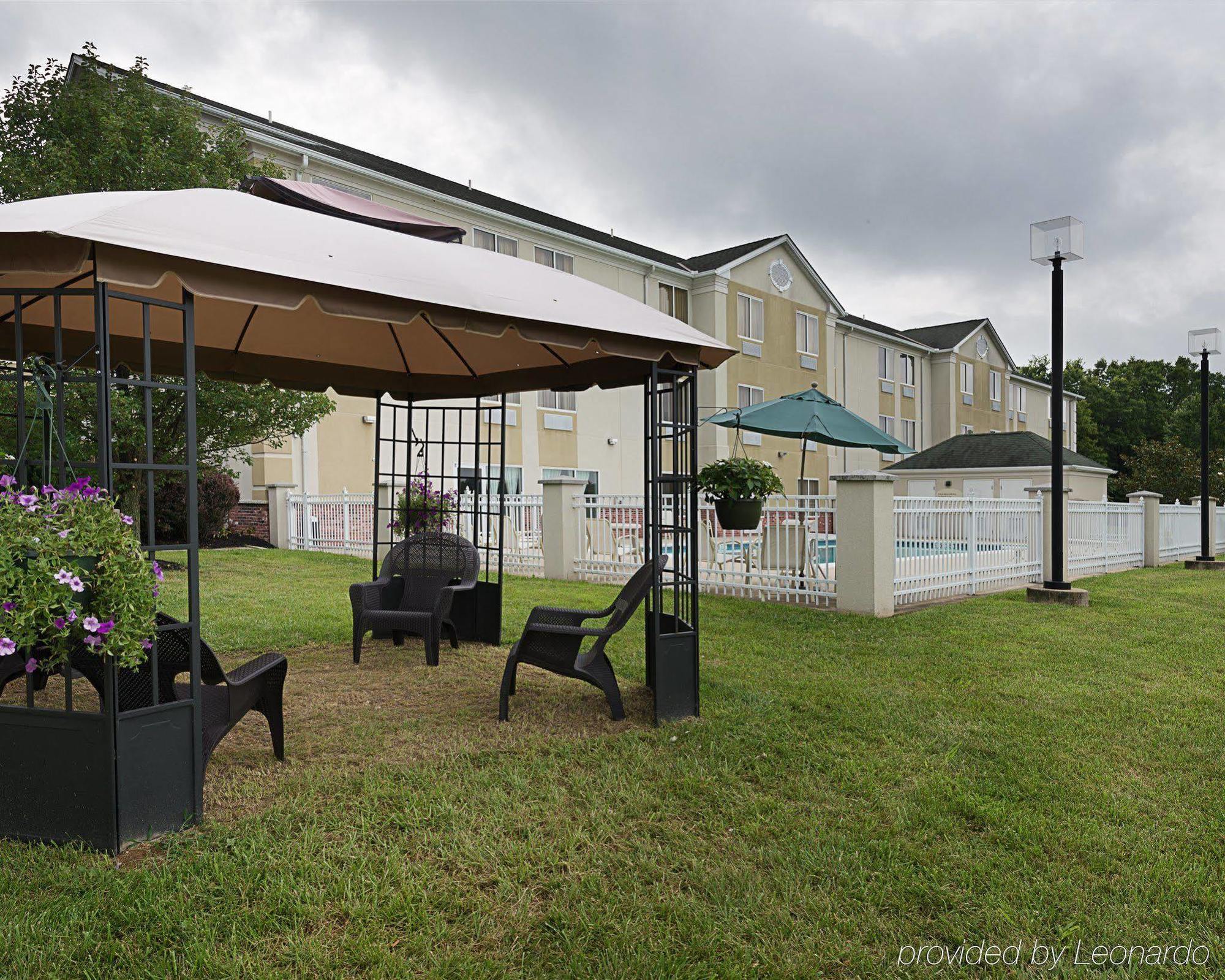 Quality Inn Spring Mills - Martinsburg North Exterior foto